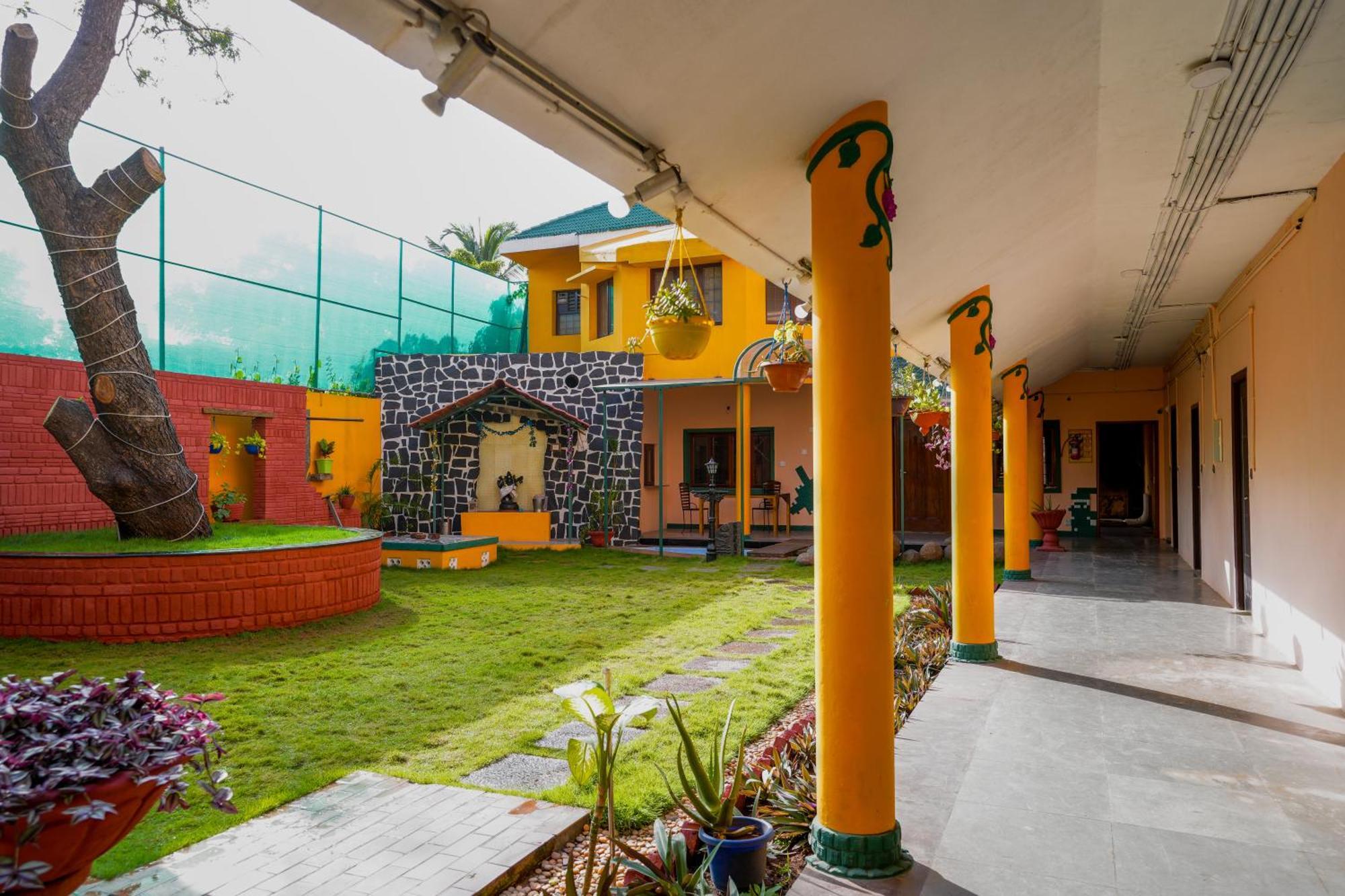 La Courtyard Hotel Pondicherry Bagian luar foto