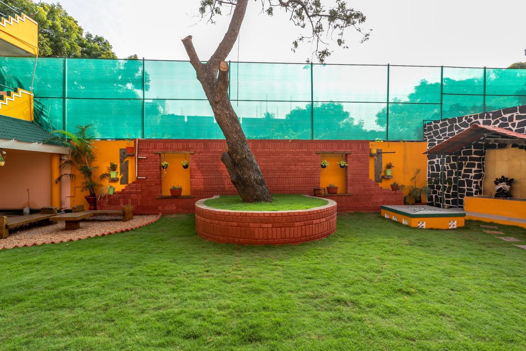 La Courtyard Hotel Pondicherry Bagian luar foto