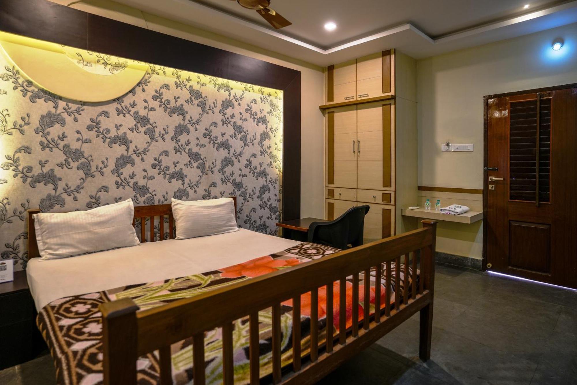 La Courtyard Hotel Pondicherry Bagian luar foto