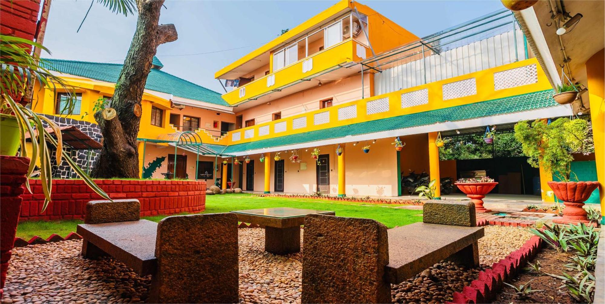 La Courtyard Hotel Pondicherry Bagian luar foto